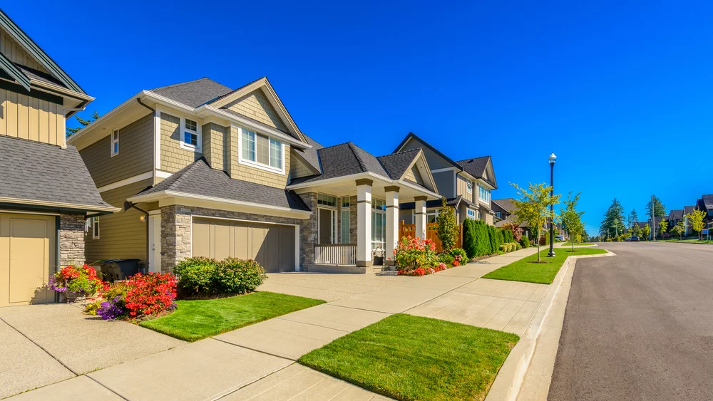 What Steps Should Homeowners Take to Prepare for a Residential Painting Project in Toronto?